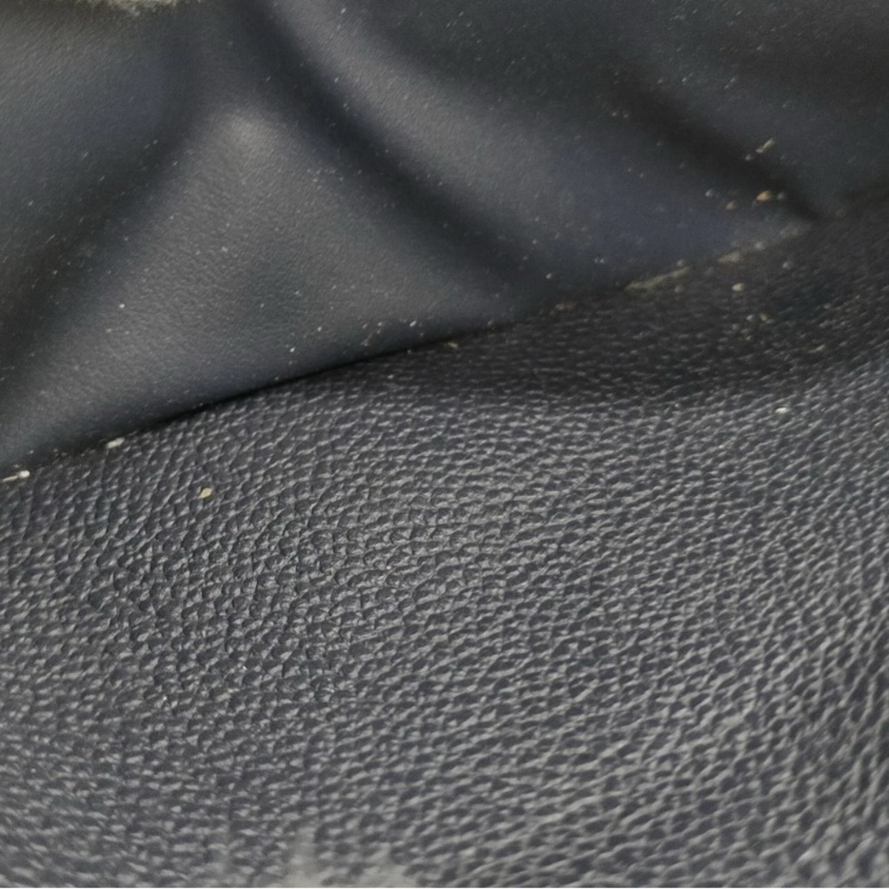 Louis Vuitton Black Leather Wallet Sleek Design - Picture 7 of 10